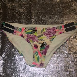 FLORAL BIKINI BOTTOMS